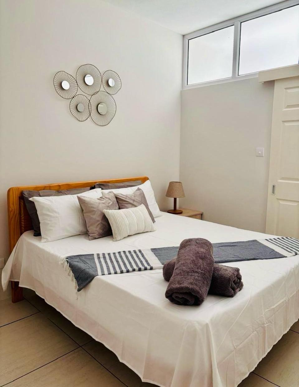 Stunning 3-Bedroom Apartment With Private Rooftop Terrace & Gorgeous Pool Flic en Flac Екстер'єр фото